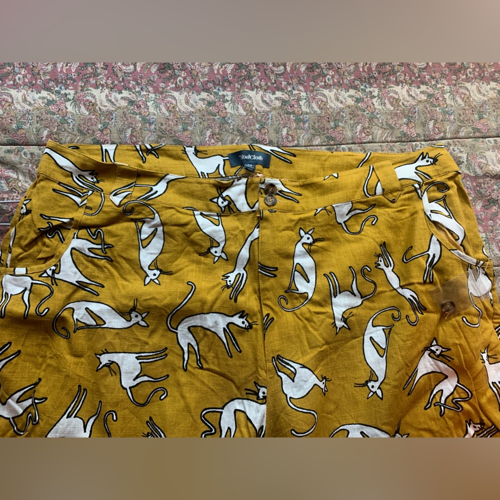 Modcloth Cat Print Capris - Picture 3 of 9